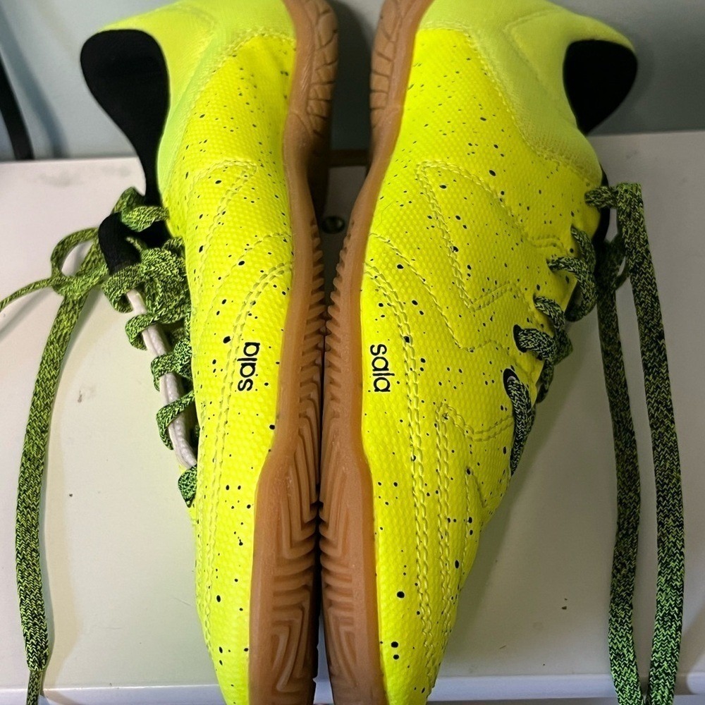 Adidas Youth/Men's 4.5 Running Shoe Sala x 15.3 Neon Yellow Athletic Running NEW